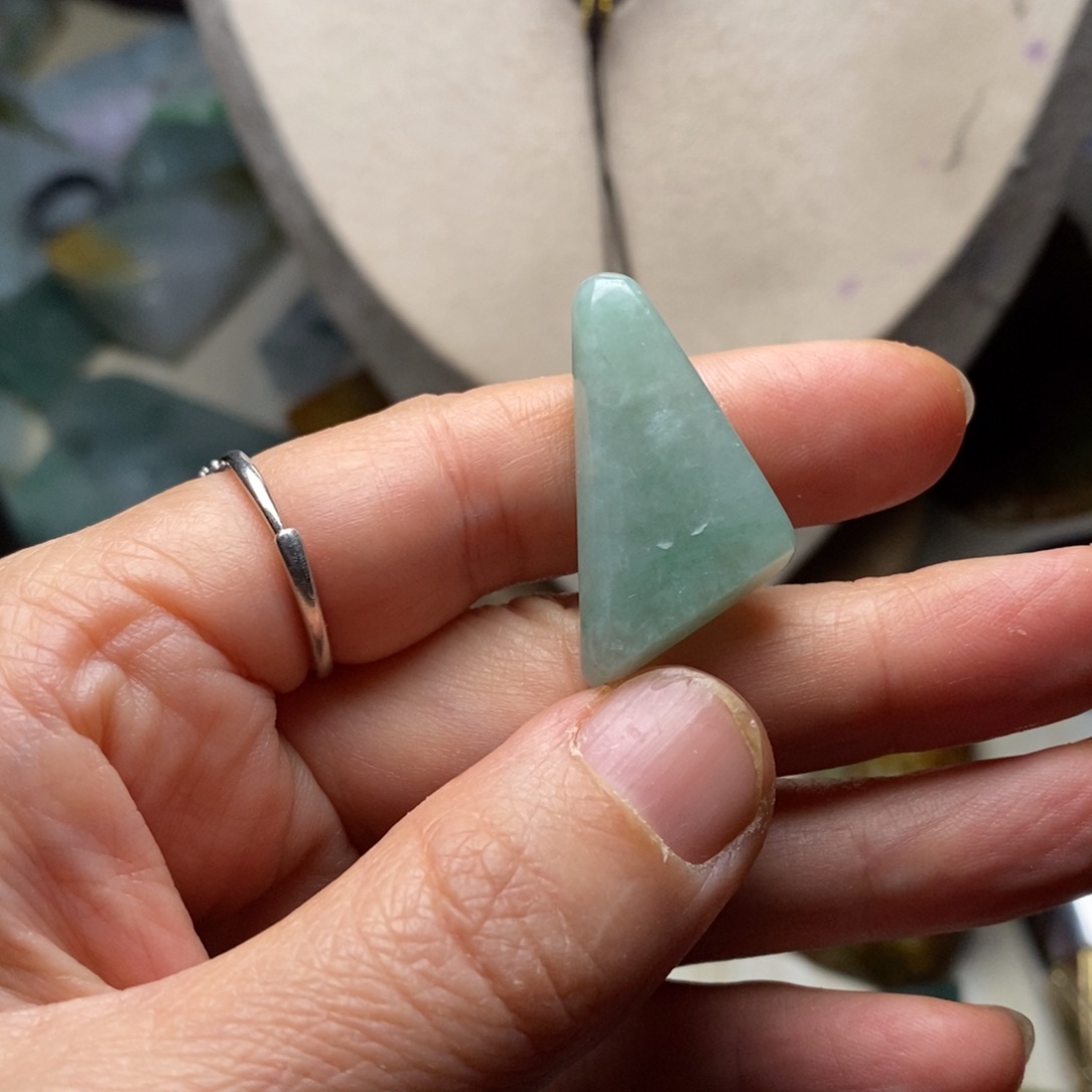 翡翠颈饰未镶嵌天然