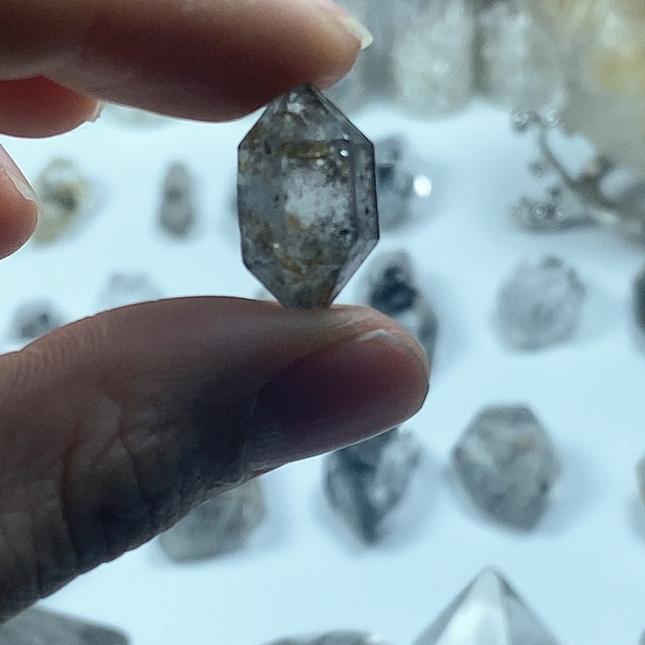 水晶颈饰未镶嵌水墨画