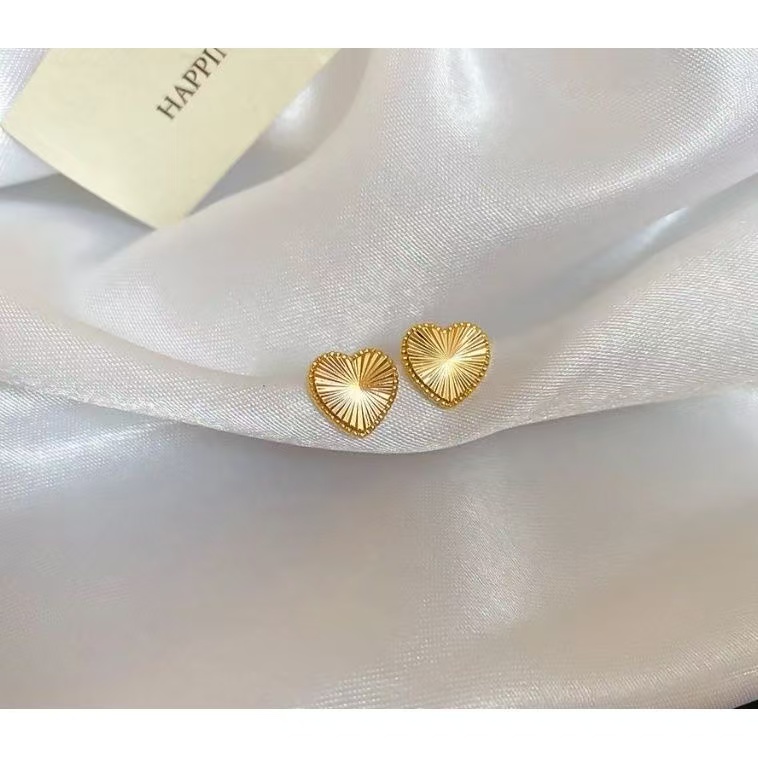 【爱心耳钉】镭射爱心耳钉