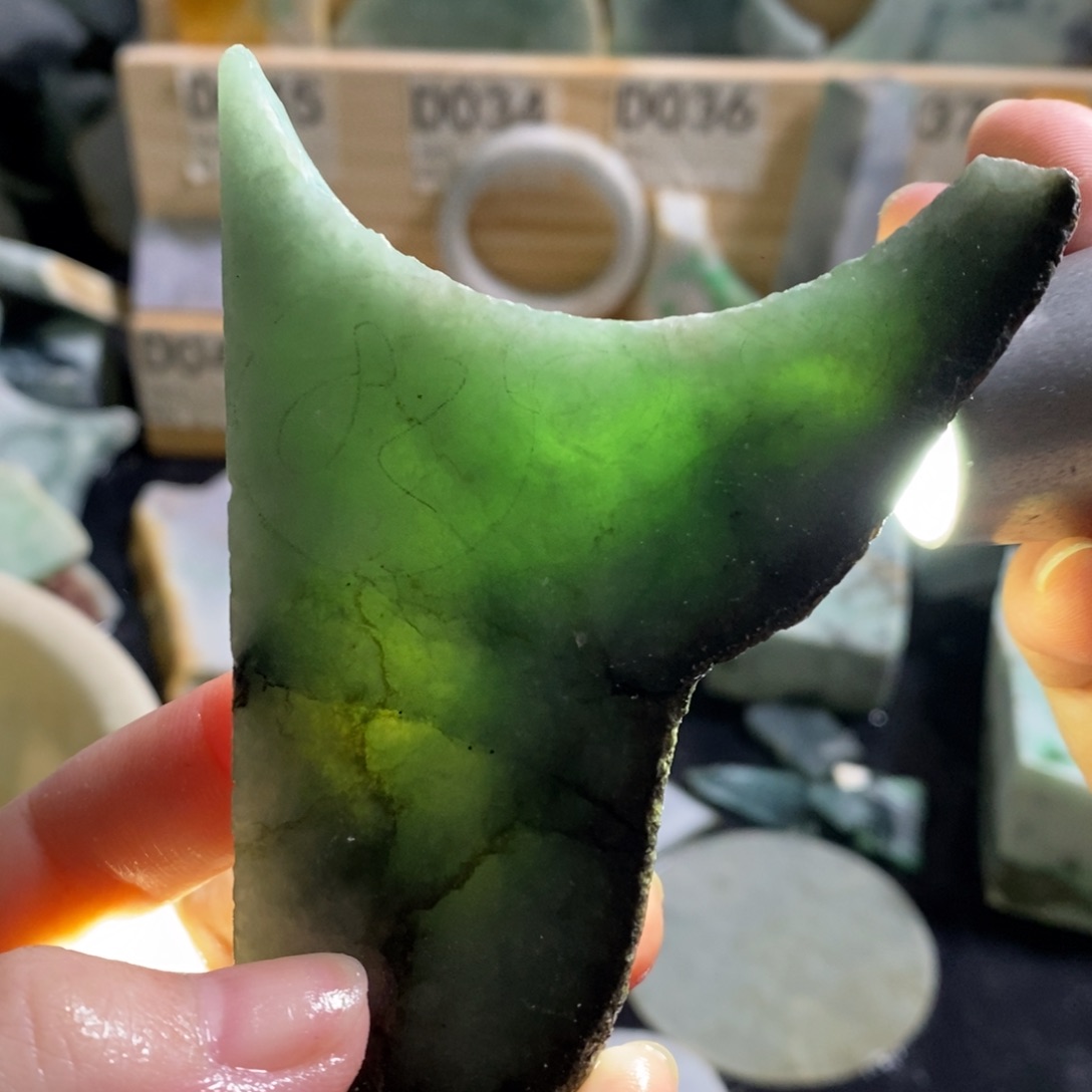 颈饰未镶嵌翡翠天然翡翠