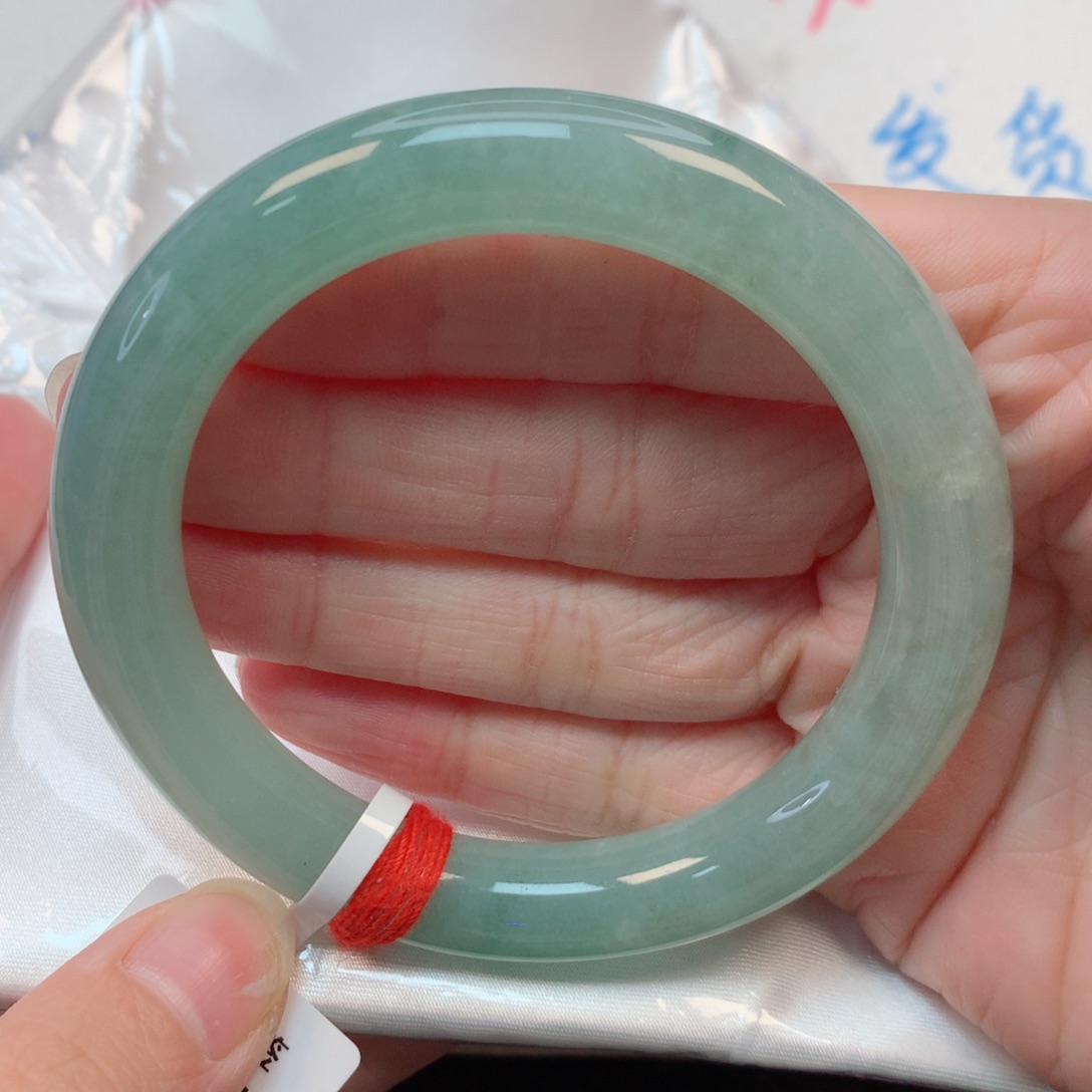 翡翠手镯未镶嵌56.5胖圆条 冰晴底