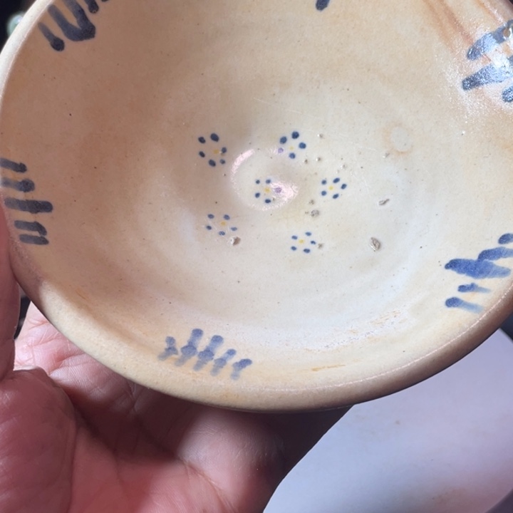 无李*白瓷碗里装着各种精美瓷器漂亮