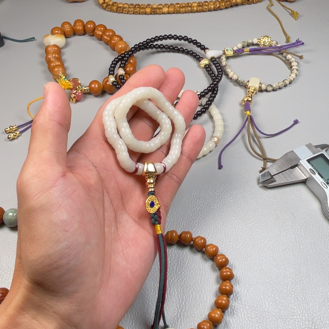 白玉菩提吊坠。。。。。。。。。。。。