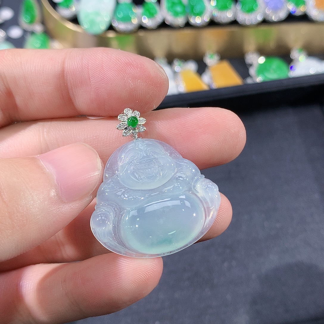 翡翠18K金镶嵌颈饰