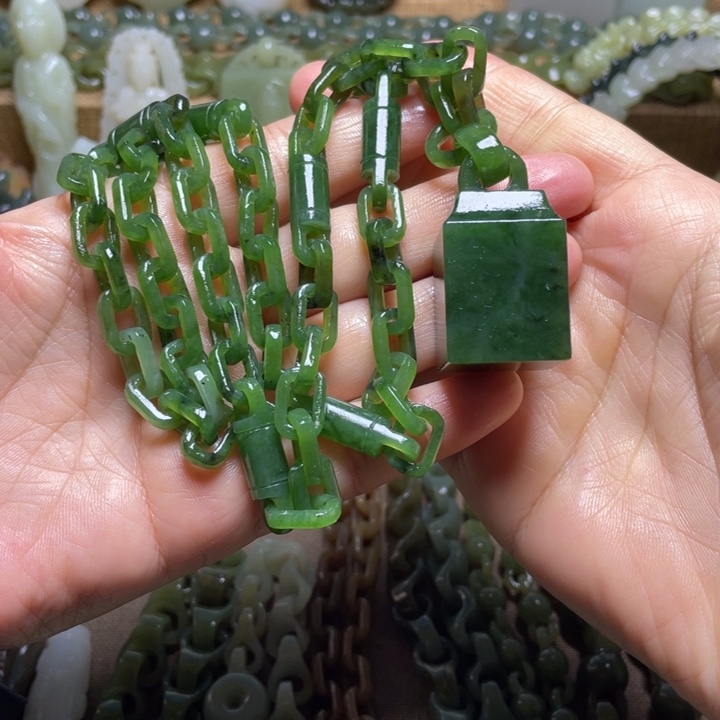 和田玉未镶嵌颈饰