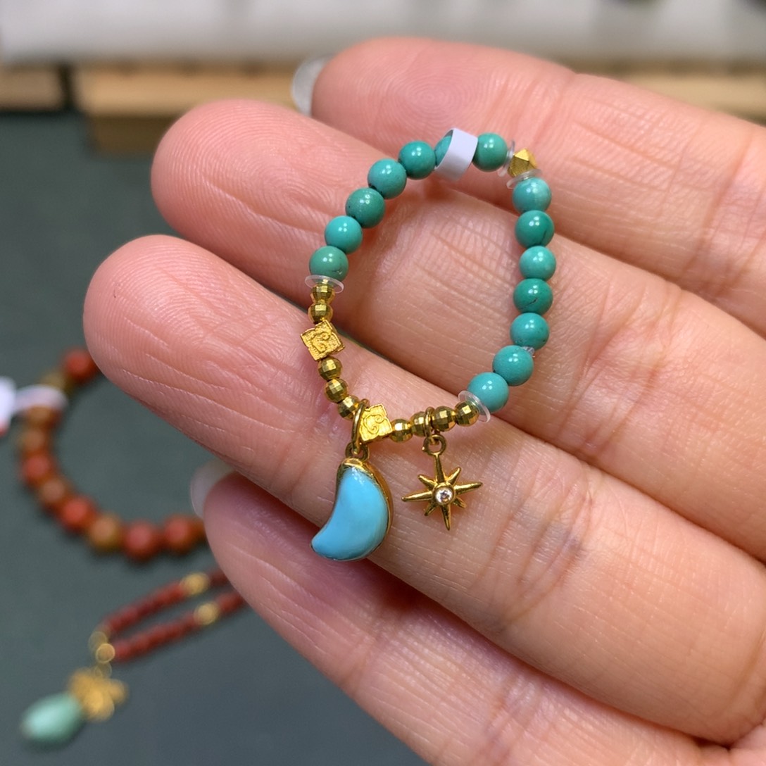 绿松石戒指18K金镶嵌