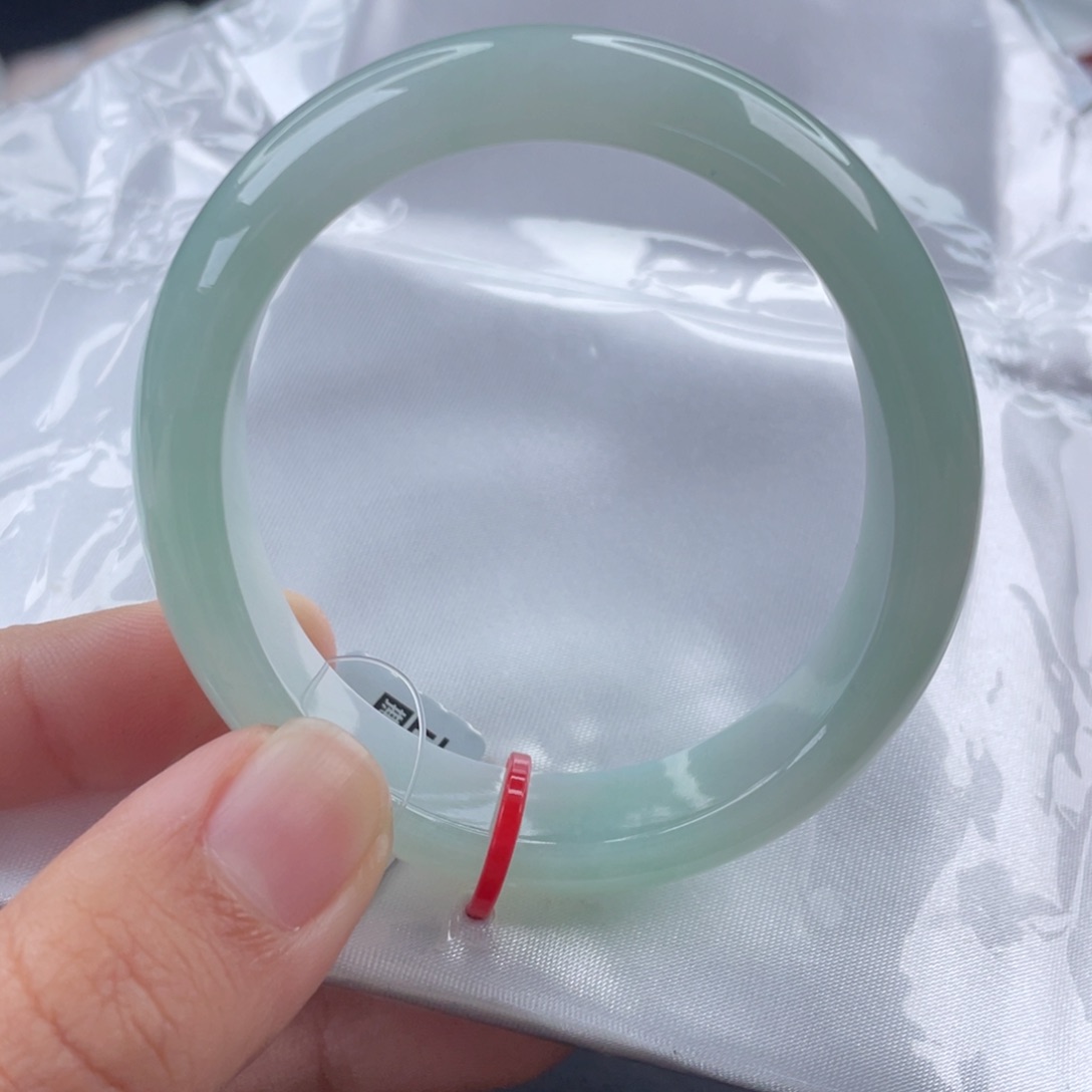翡翠手镯（贵妃镯）未镶嵌51.7贵妃