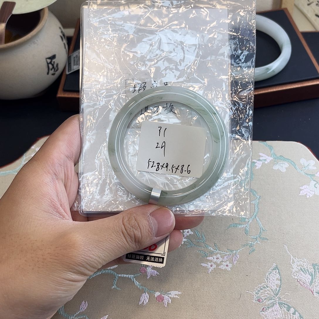 石英质玉未镶嵌手镯31