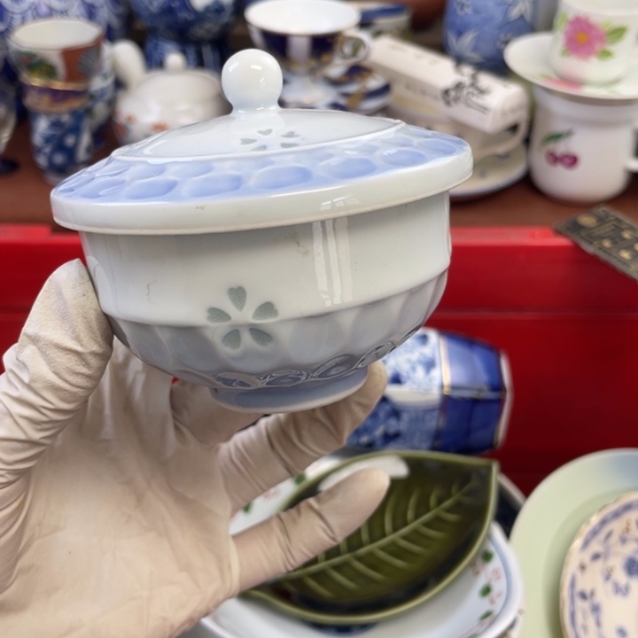 他家瓷器真美…开播了