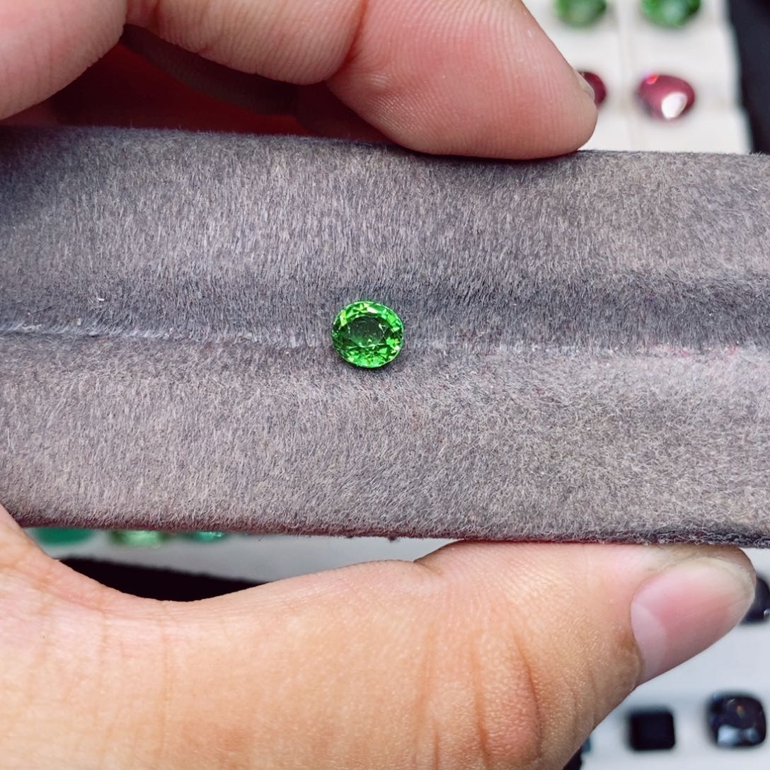 碧玺裸石未镶嵌铬碧玺88分