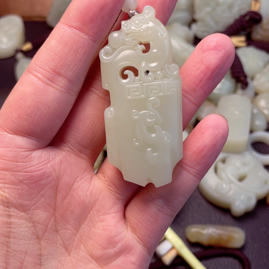 和田玉颈饰未镶嵌