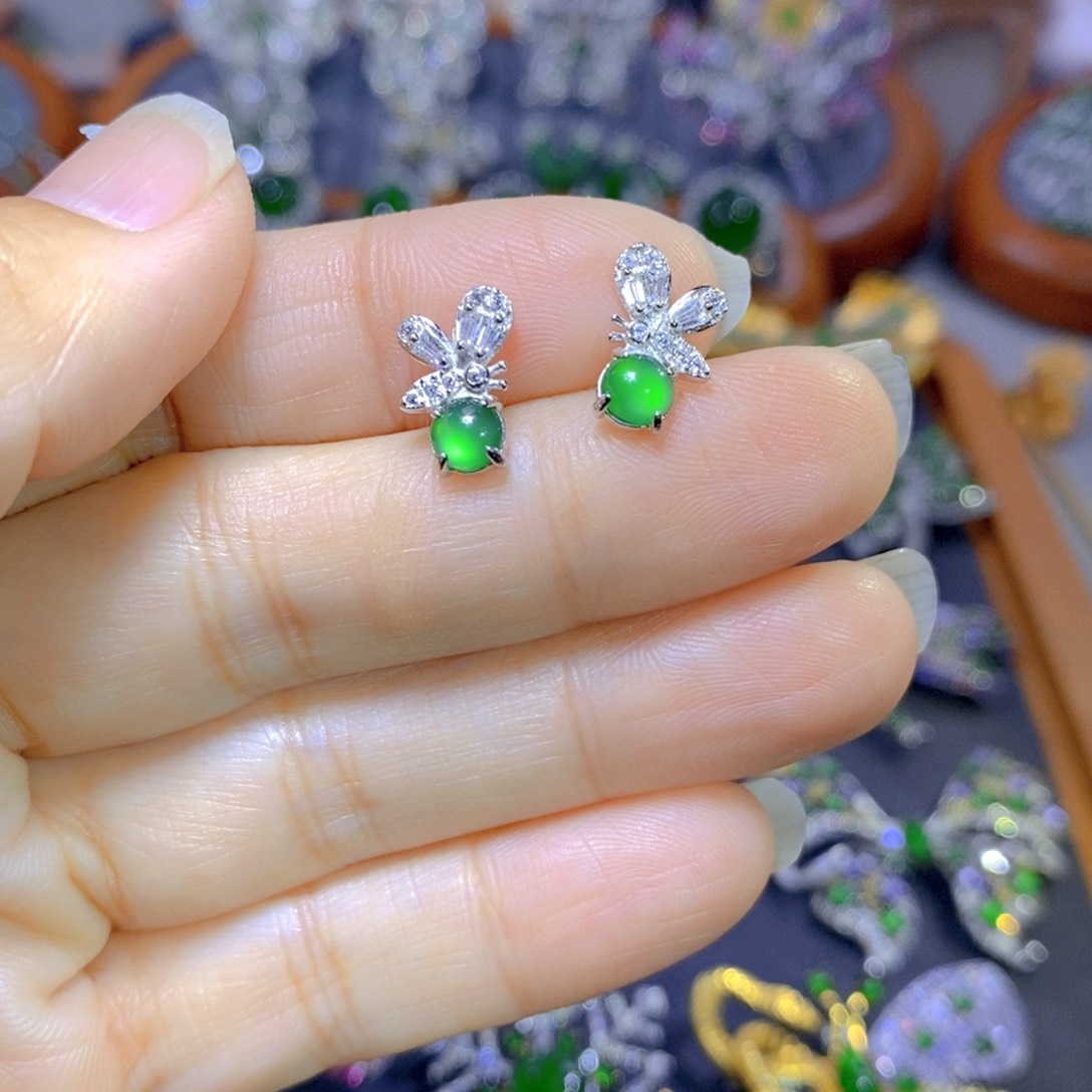 翡翠颈饰银S925镶嵌天然翡翠