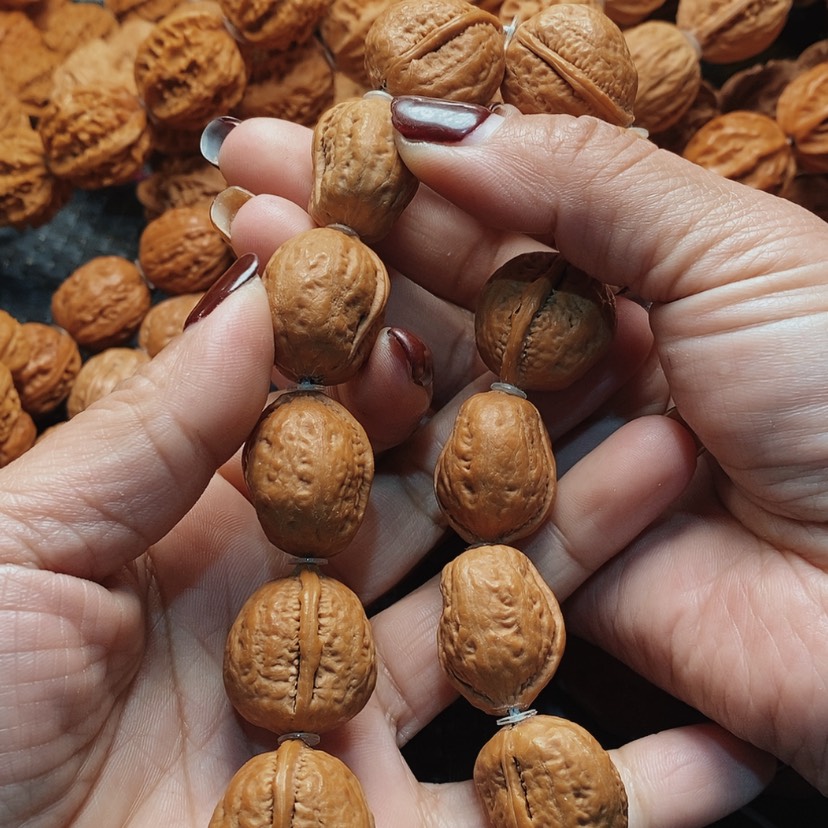 【闪购商品】文玩核桃吊坠得****。绣花鞋