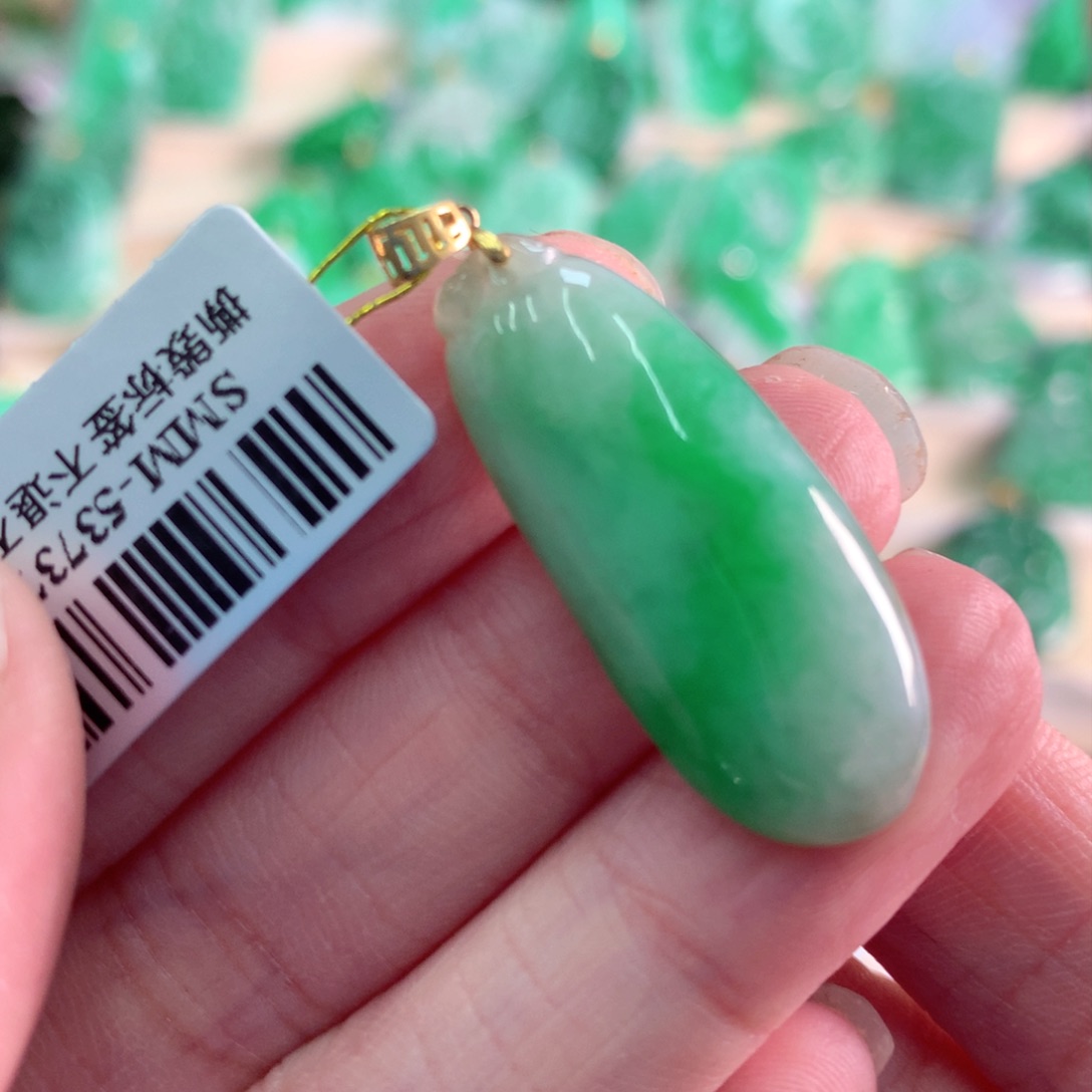 翡翠吊坠(不含链)18K金镶嵌