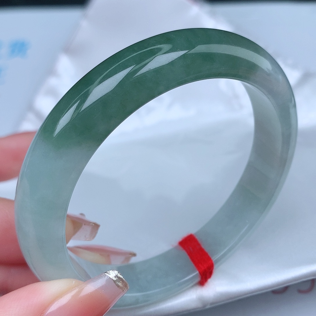 翡翠手镯未镶嵌天然