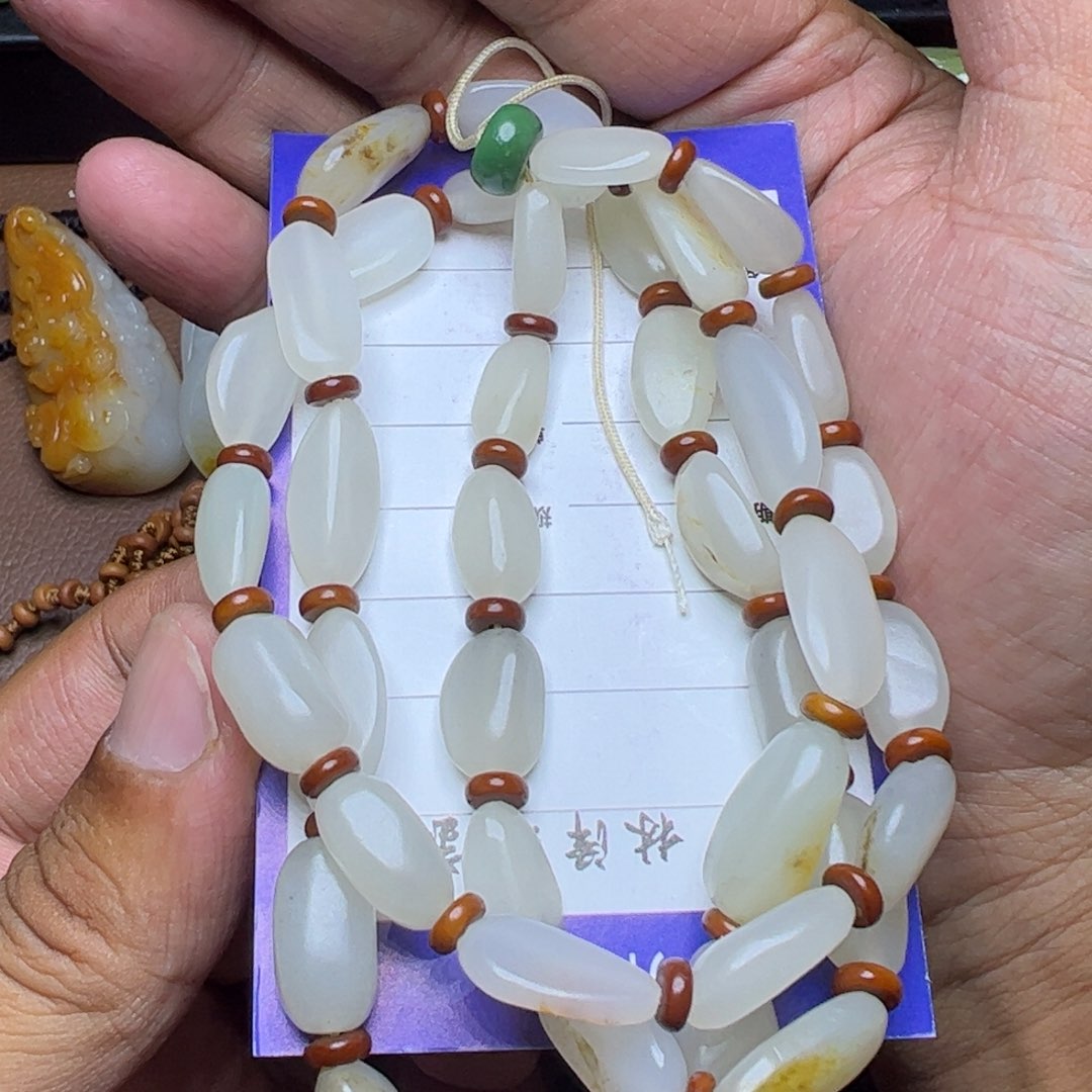项链未镶嵌和田玉