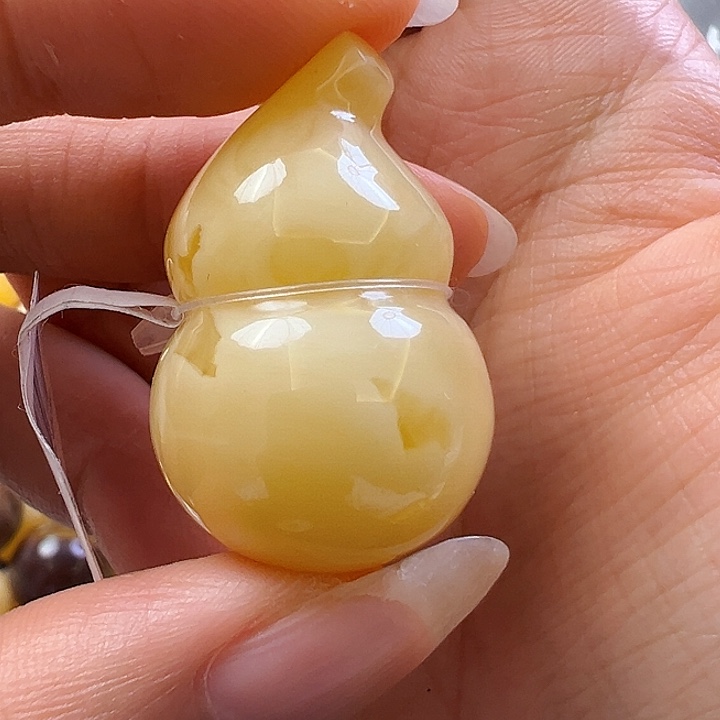 未镶嵌蜜蜡珠宝奇石