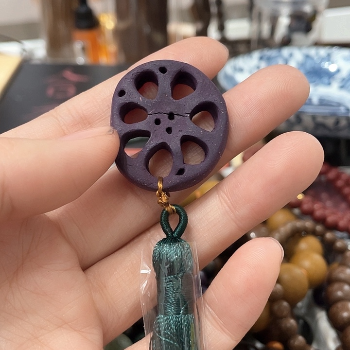 泥塑合香珠藕片奇丑无比