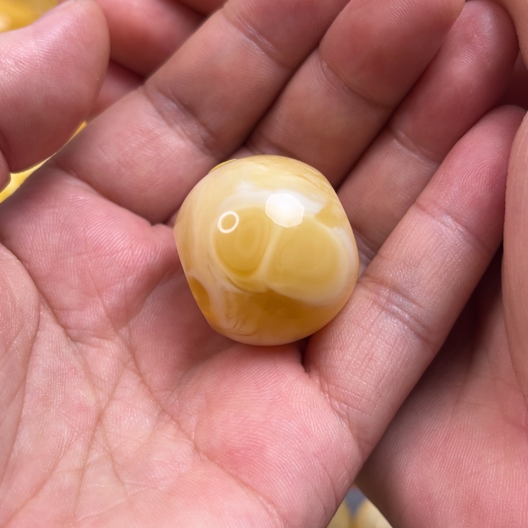 蜜蜡裸石未镶嵌12.97克