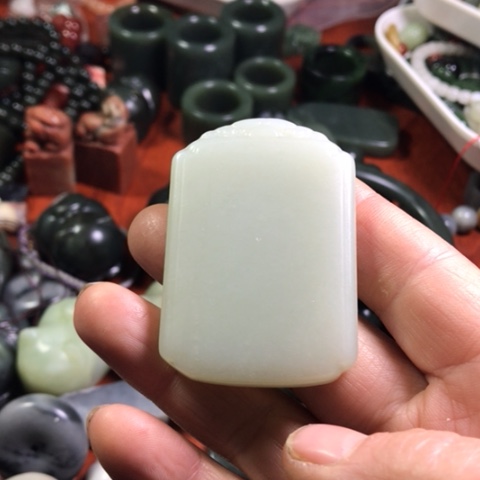 颈饰未镶嵌和田玉东****置