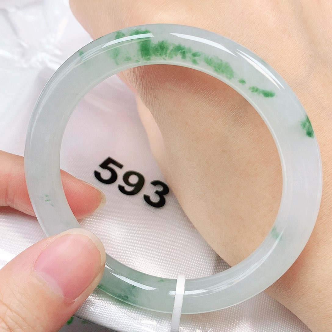 翡翠手镯未镶嵌抖音593