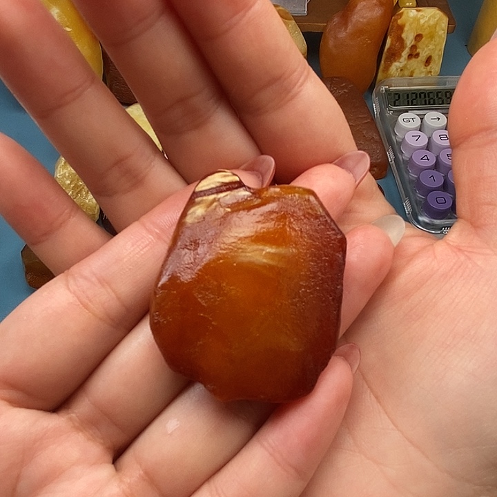 春***然定制琥珀未镶嵌蜜蜡原石定制