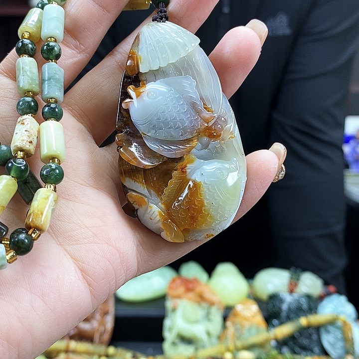 蛇纹石玉吊坠未镶嵌