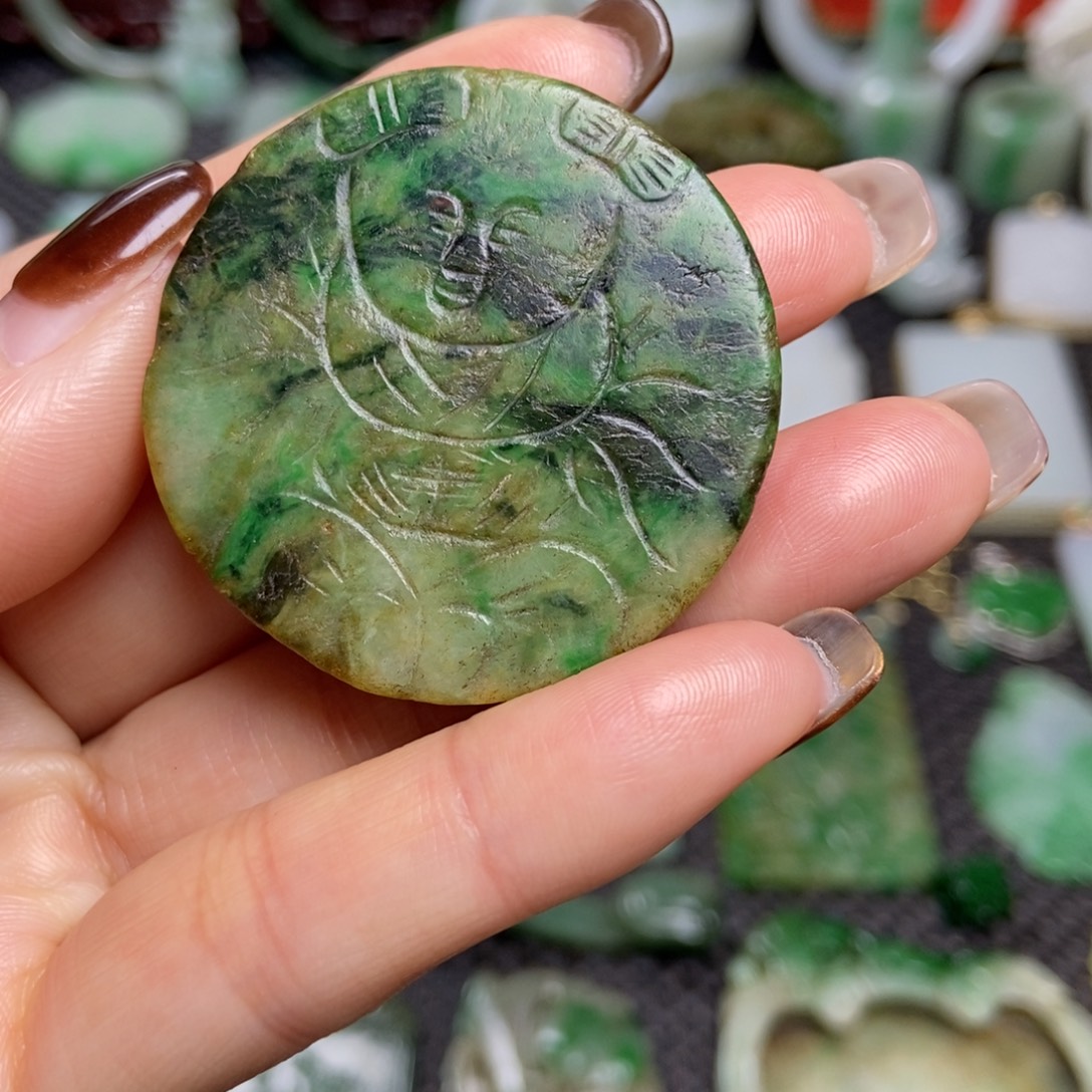 翡翠未镶嵌挂件清