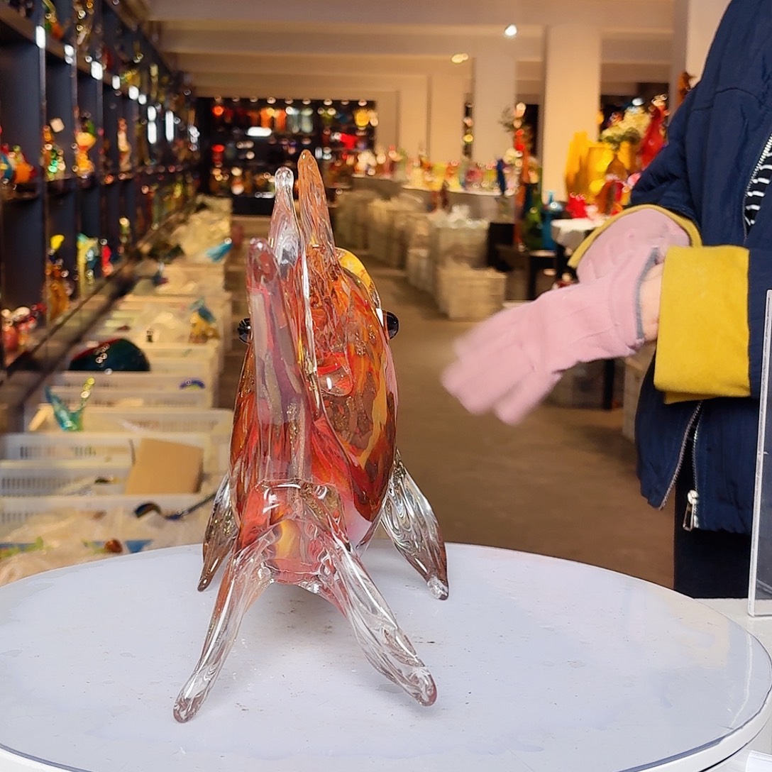 琉璃手工艺品琉璃岛的一座岛屿上有许多