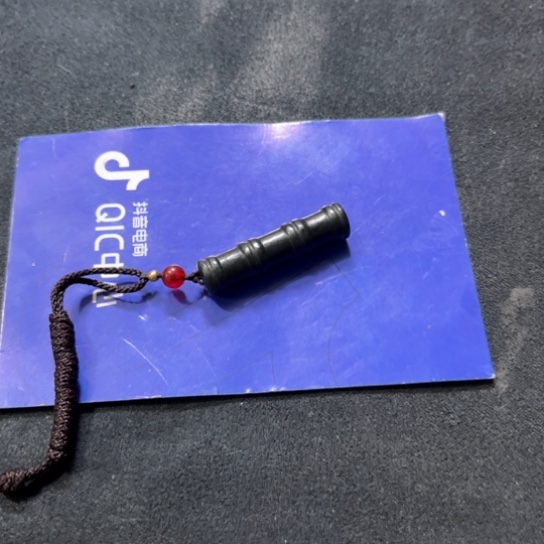 和田玉颈饰未镶嵌谋*