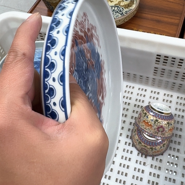 瓷片釉里红麒麟踏浪大壶乘