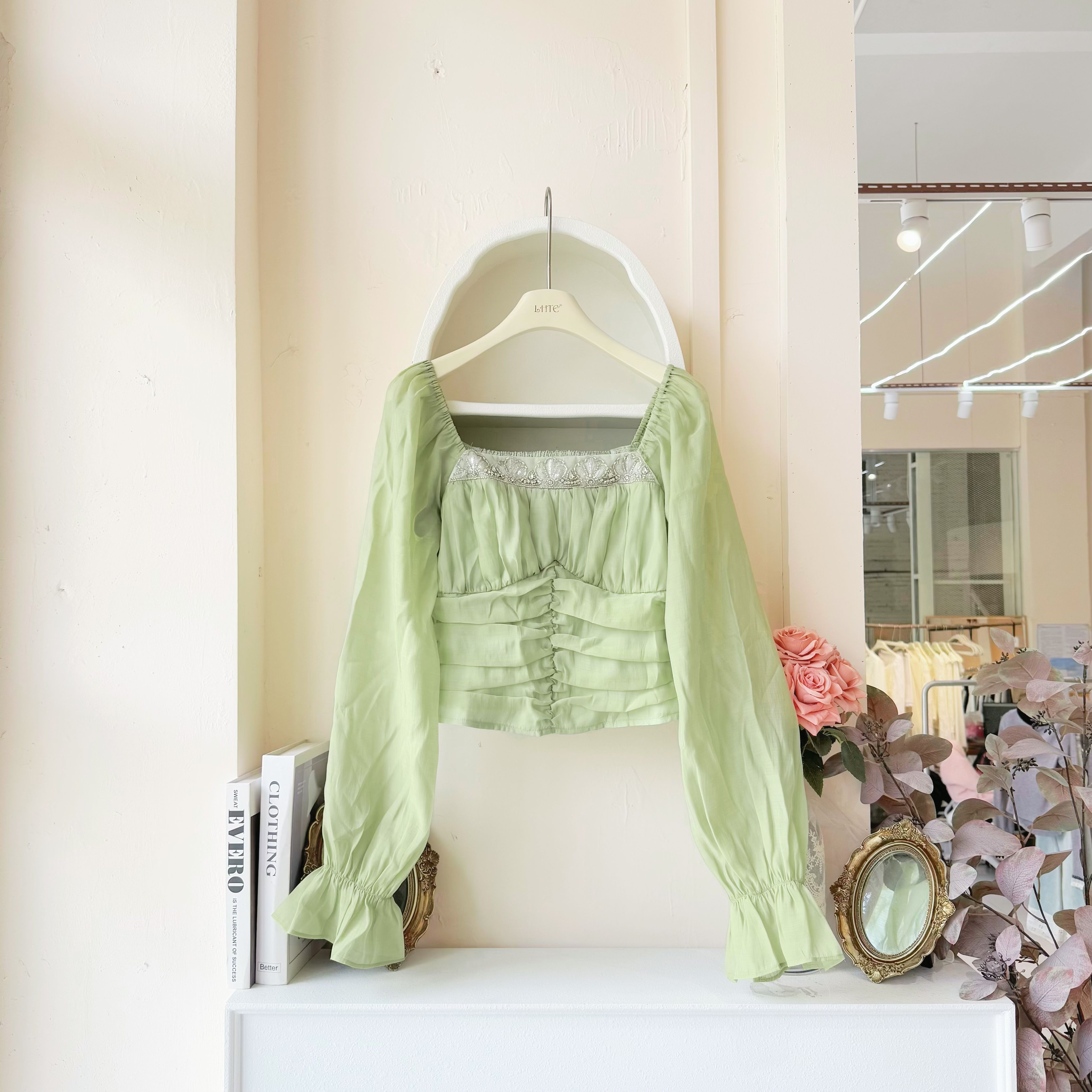 青青大码衣橱 泡泡袖荷叶边春季女装小众衬衫褶皱衬衣C7110绿色