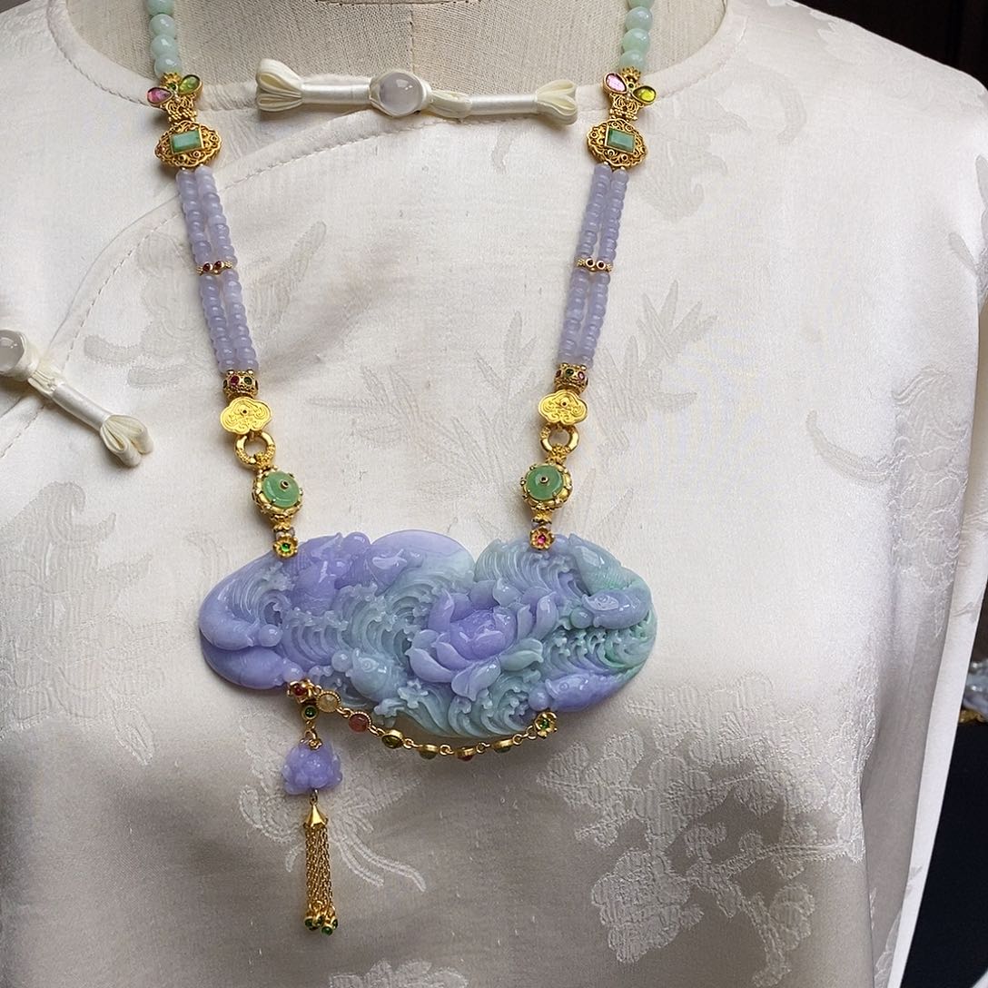 翡翠颈饰未镶嵌天然