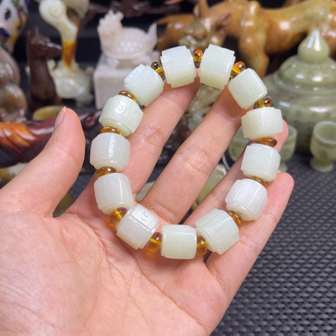 和田玉未镶嵌挂件坚****）