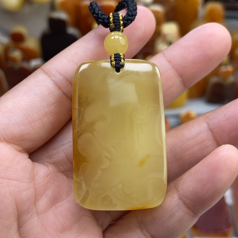 【闪购商品】琥珀颈饰未镶嵌