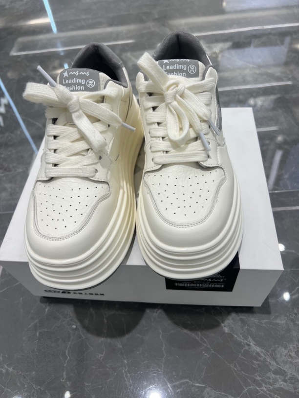 透气休闲风单鞋运动鞋小白鞋拼色女鞋ins圆头小众平跟浅口