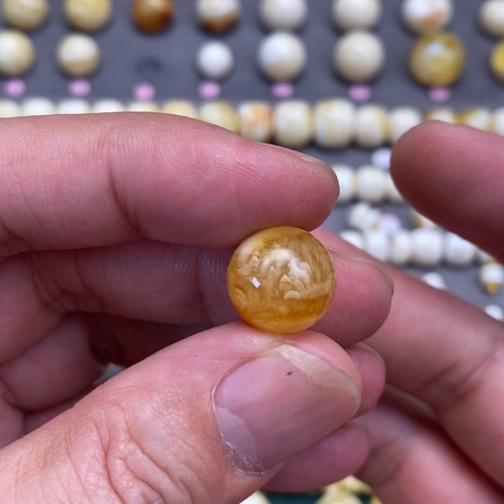 蜜蜡裸石未镶嵌每****遍