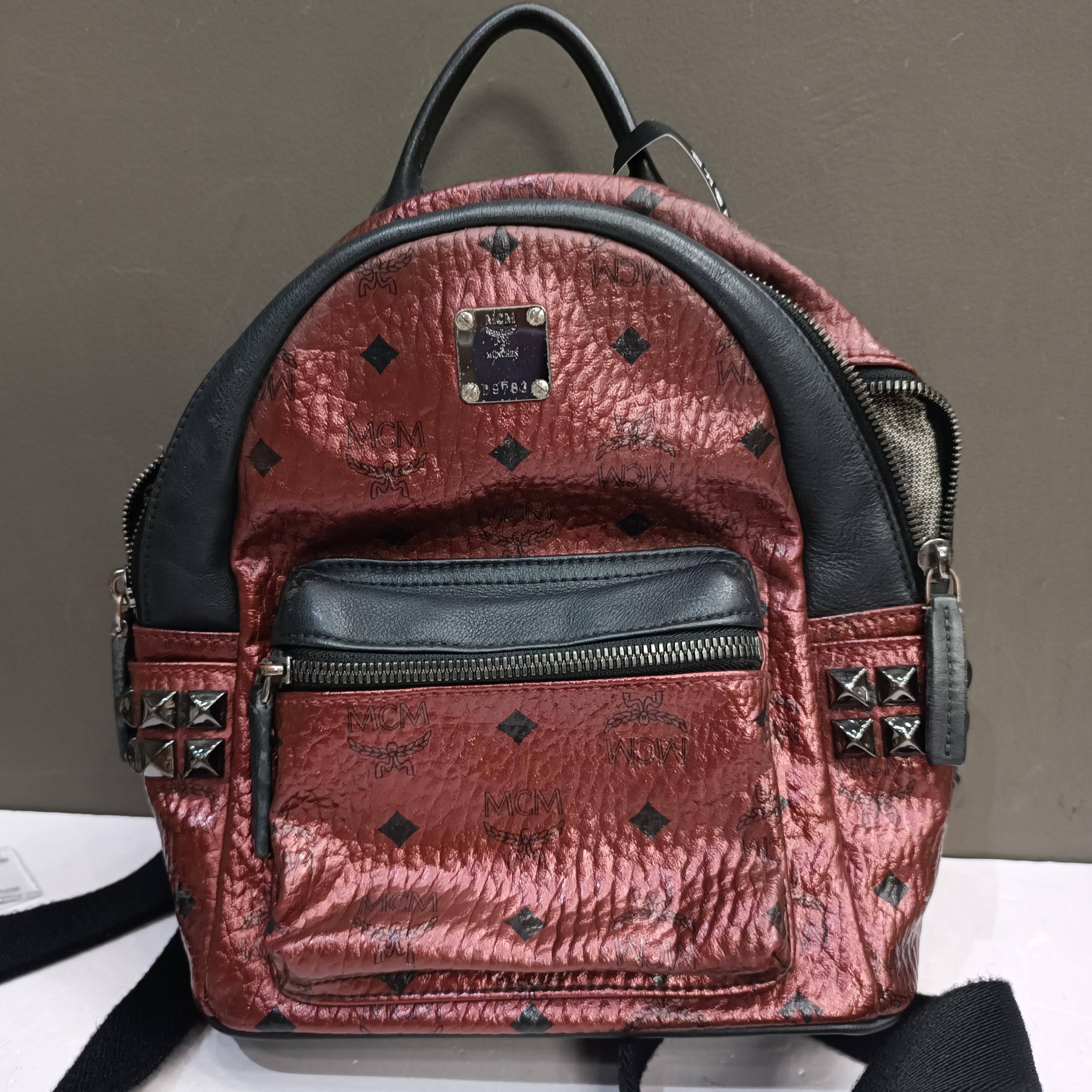 95新 MCM A121  20*23