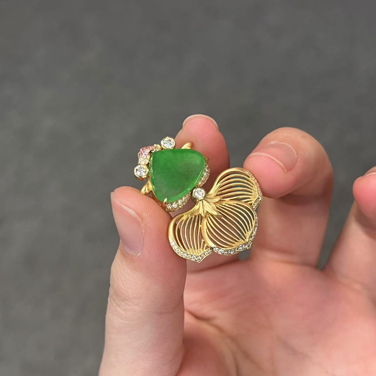 高定 天然A货翡翠/18K金镶嵌/翡翠金鱼吊坠