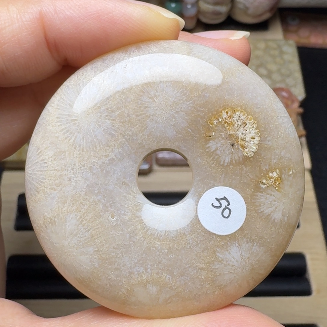 硅化玉未镶嵌冰透大花带骨骼