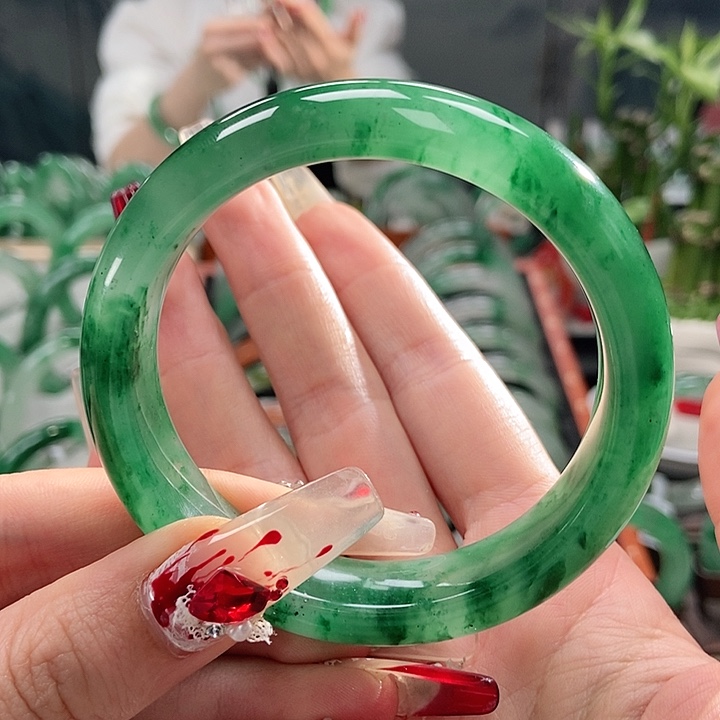 石英质玉手镯未镶嵌开*天然A货非洲翠手镯