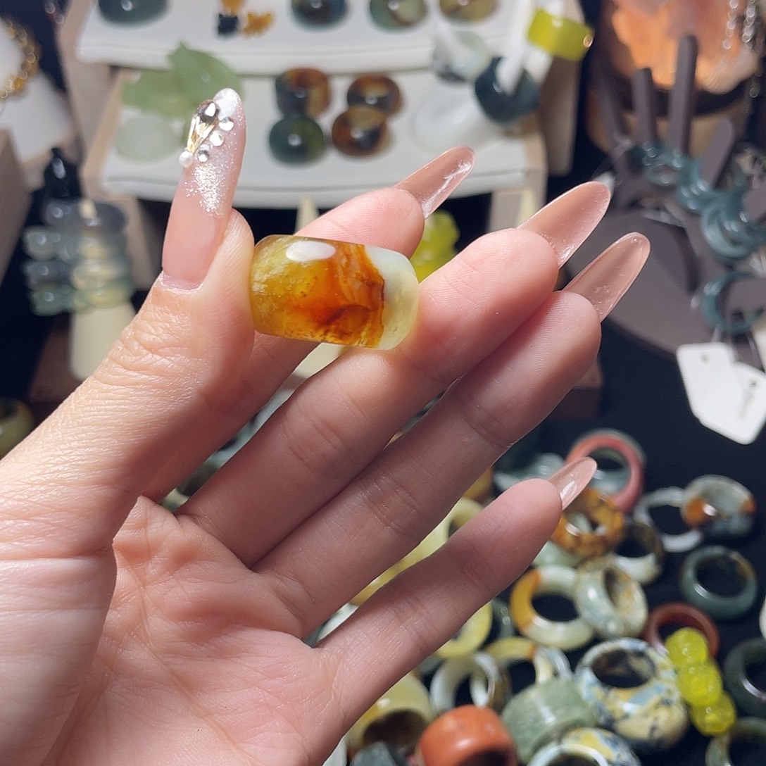 *****蛇纹石玉未镶嵌戒指