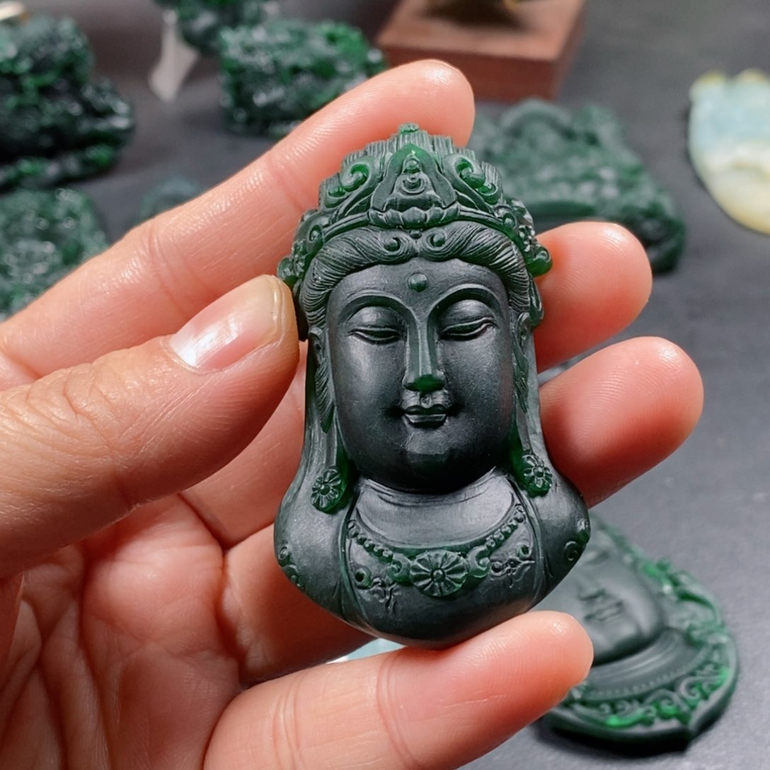 定制翡翠未镶嵌天***8翡翠吊坠x