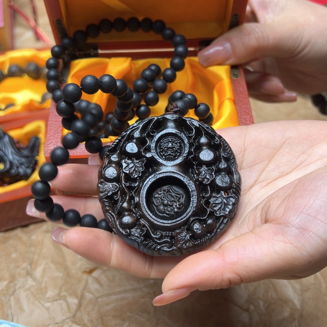 滴血莲花菩提吊坠