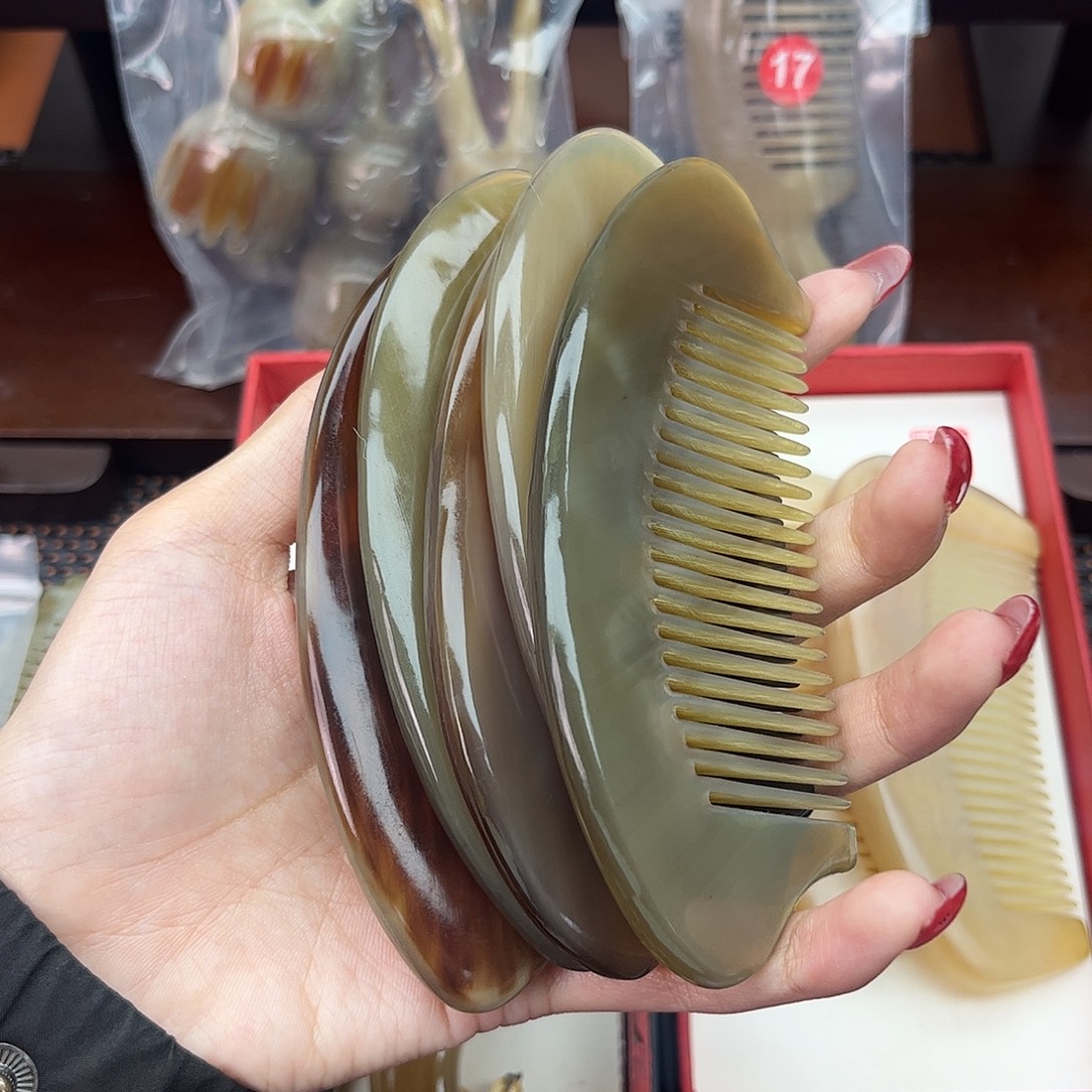纯手工制作纯牛角梳子