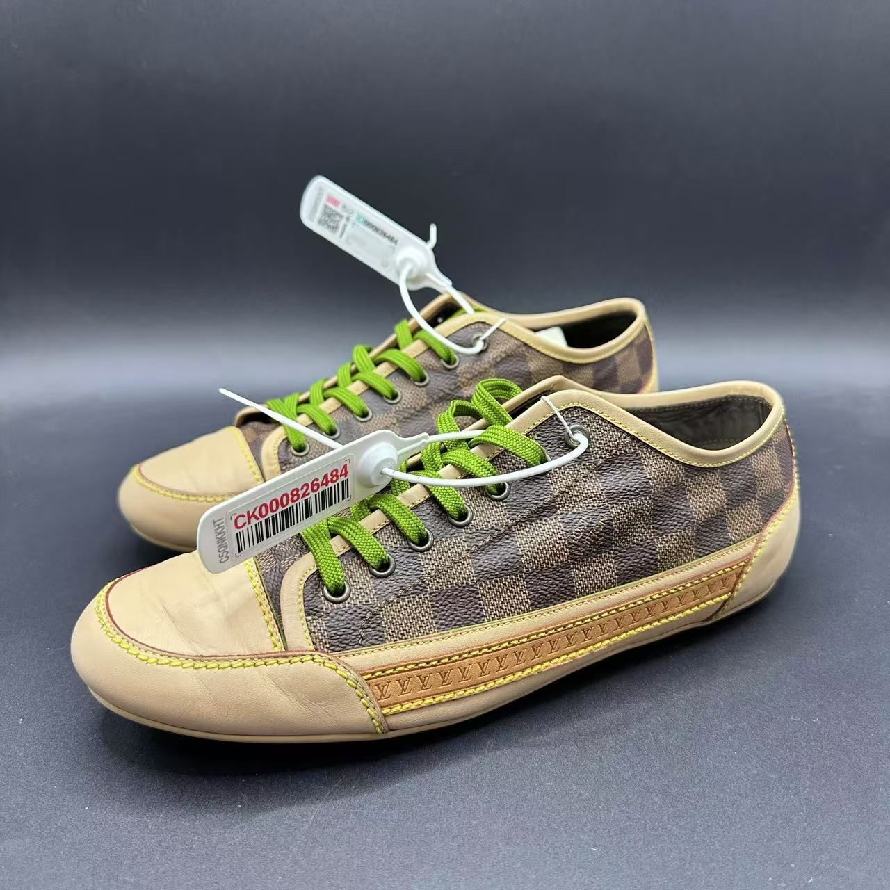 95新 LouisVuitton/路易威登 男士棕色棋盘格板鞋40码 zy021