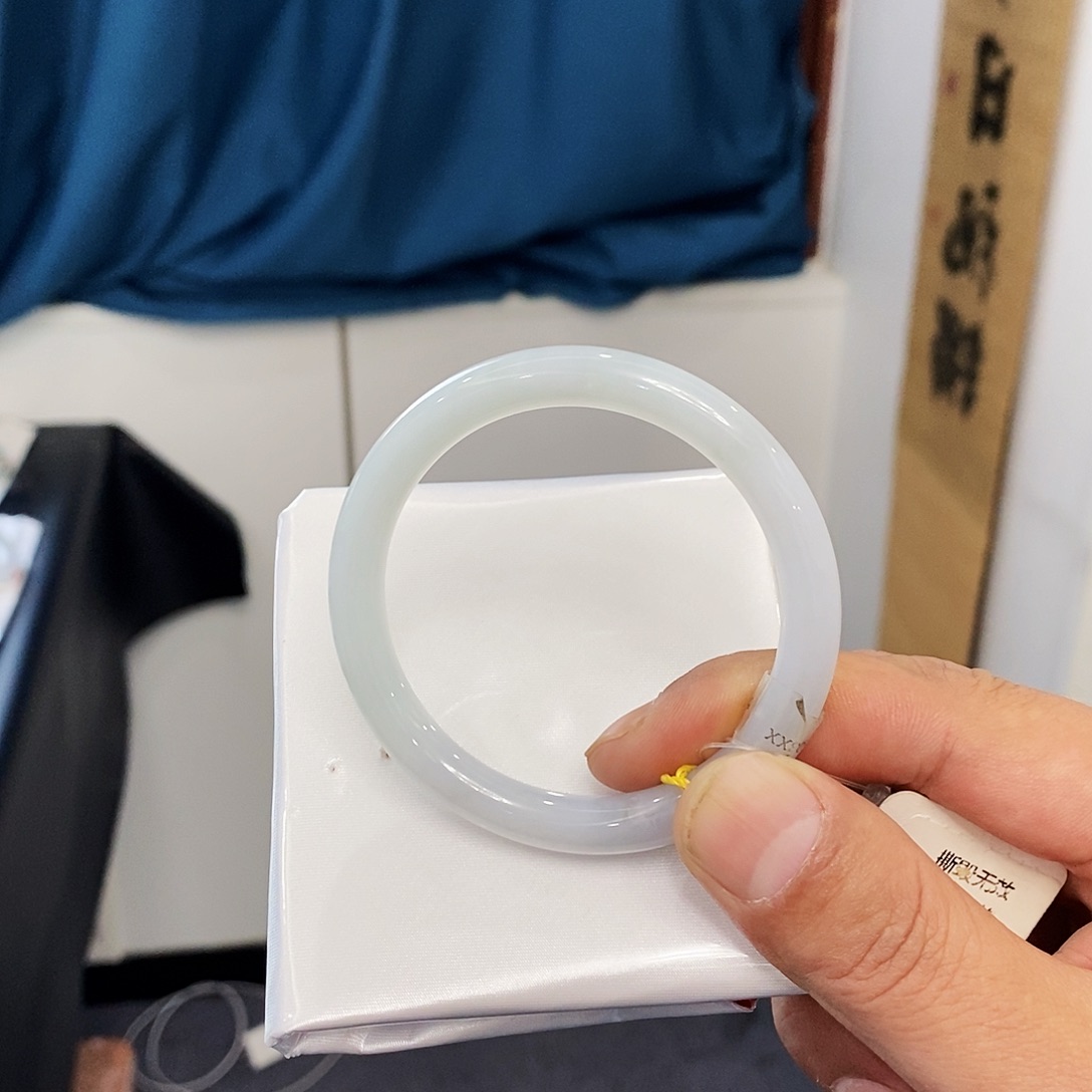 未镶嵌手镯翡翠少*心翡翠