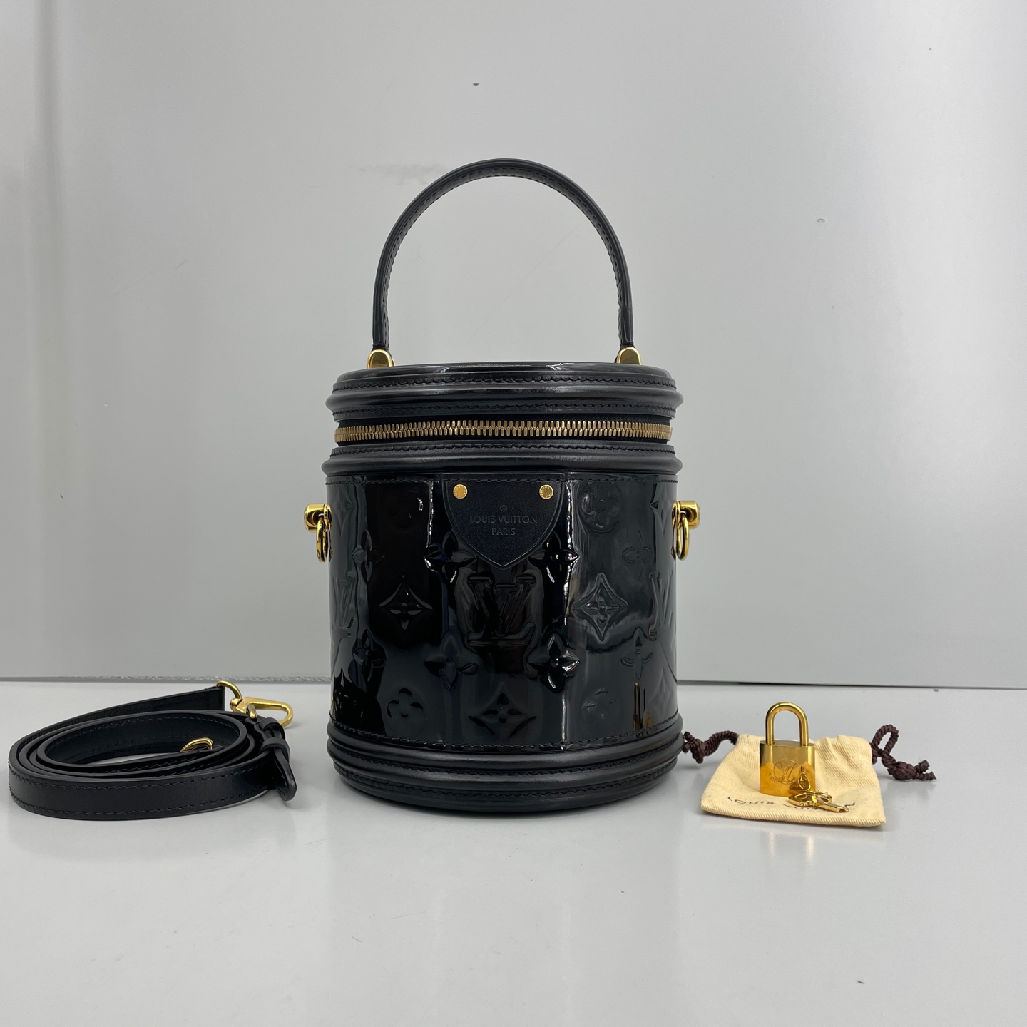 95新 LouisVuitton/路易威登 优选/Cannes黑色漆皮发财桶15×17×15