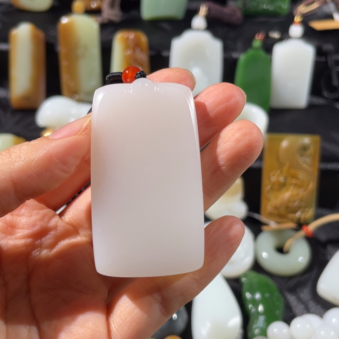 D***流和田玉未镶嵌挂件