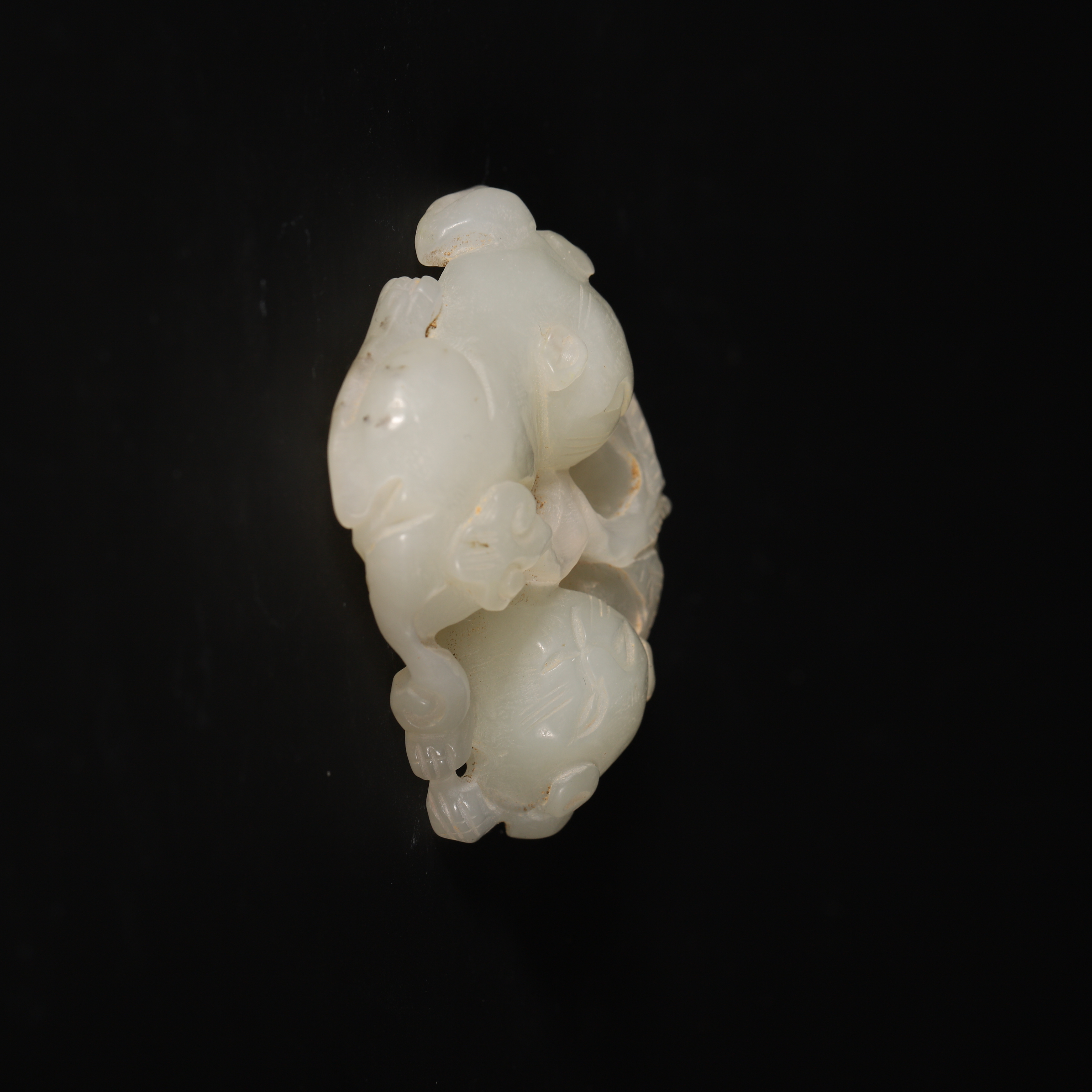 Lot30 明代和田玉狮狮如意摆件